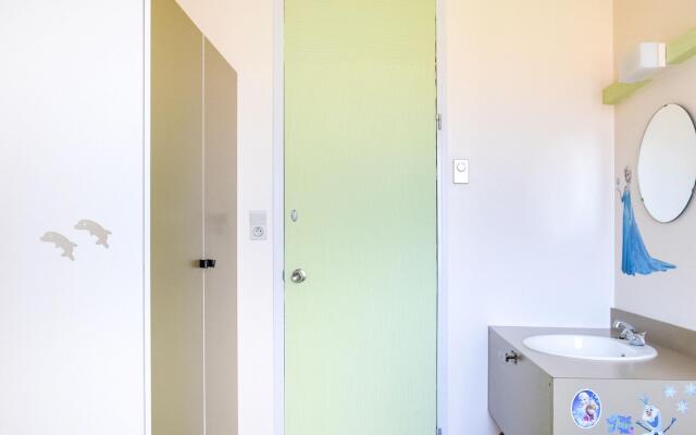 Spacious studio in De Haan with a balcony