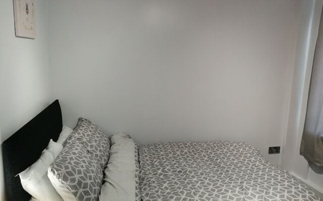 Bluewater House - Immaculate 4-bed in Greenhithe