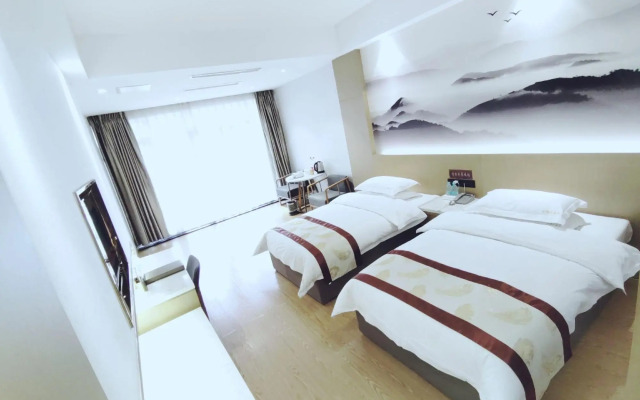 San Tos Hotel