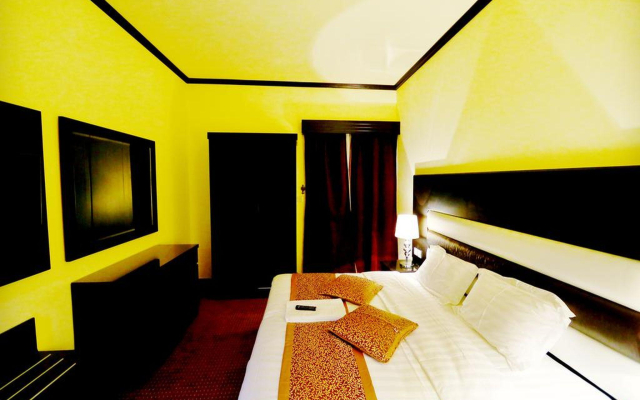 Al Iqbal Hotel