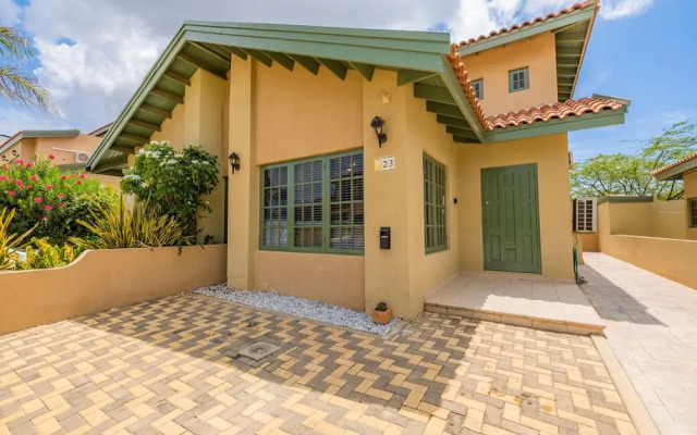 3BR Town Home in Gated Community Palm Beach