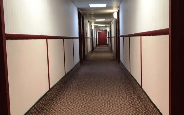Econo Lodge Watertown