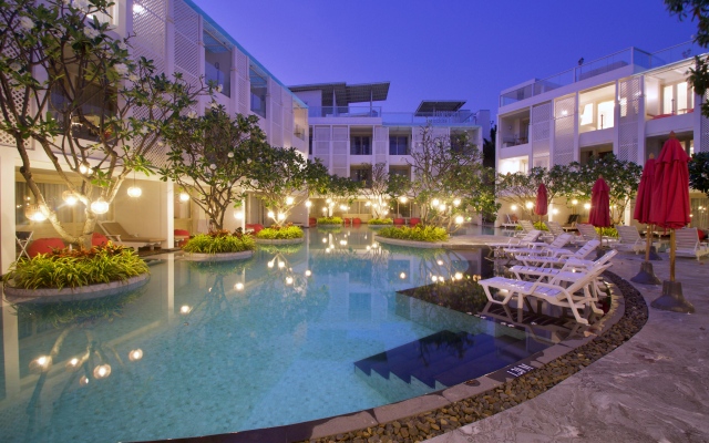 The Sea - Cret Hua Hin