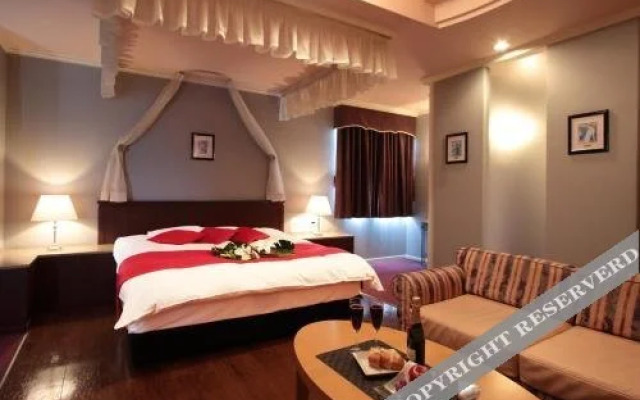 Pacela (Love Hotel)