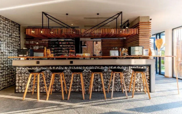 Manjing Banshan Haijing Huayuan Jiudian