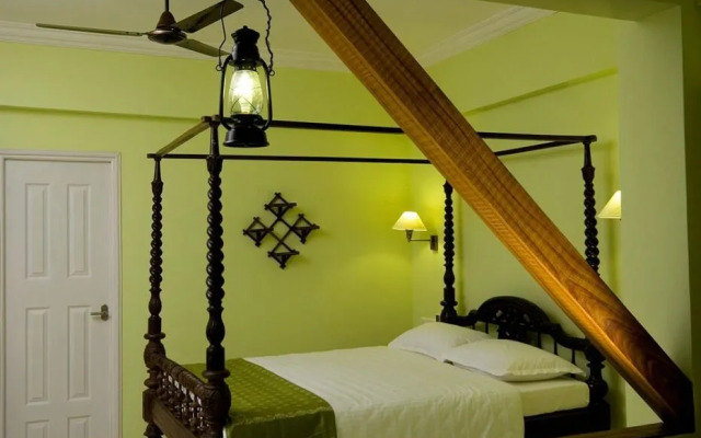 Ambadys Palmgrove Club