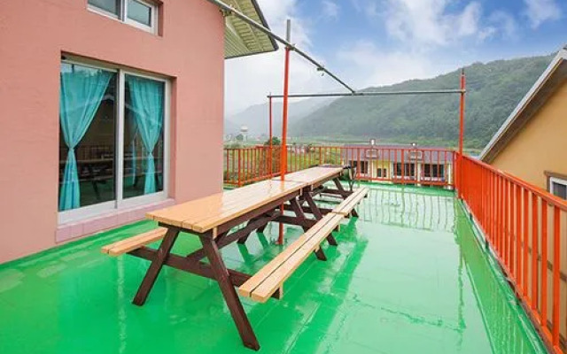 Yeongwol Donggang Close Pension