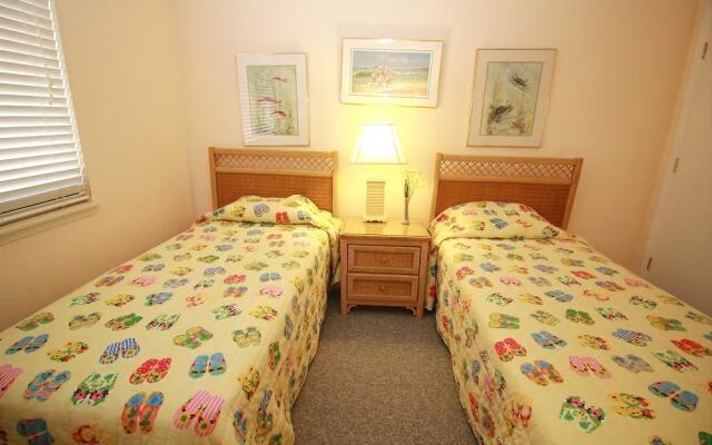 Windrift 410w 2 Bedroom Condo by RedAwning