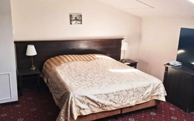 Royal Hotel