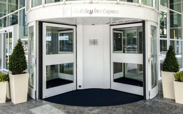 Holiday Inn Express Rotterdam - Central Station by IHG