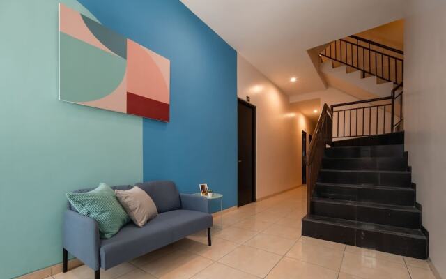 Cove Oekude Residence