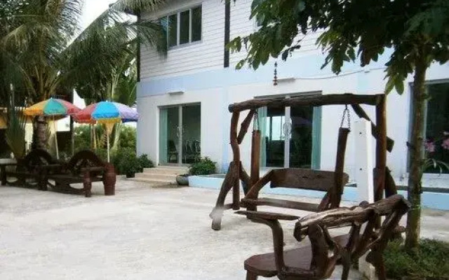 Wangnamkam Riverside Resort