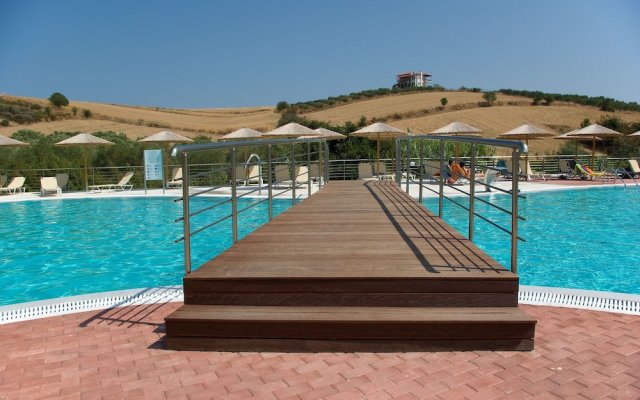 ALEXANDROS PALACE HOTEL &amp; SUITES