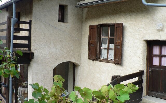 House With 2 Bedrooms In Guillestre, With Wonderful Mountain View, Furnished Terrace And Wifi 12 Km From The Slopes