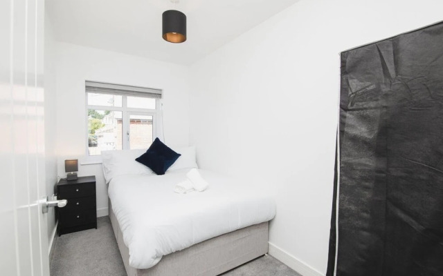 NEW 2BD Pontact Flat in the Heart of Didcot
