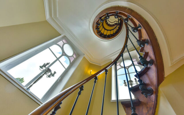 Les Roches - Chateaux & Hotels Collection