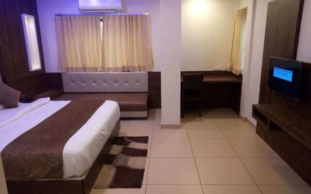 Hotel Devkinandan