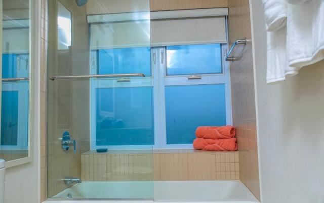The Cozy 2Bedroom Condo