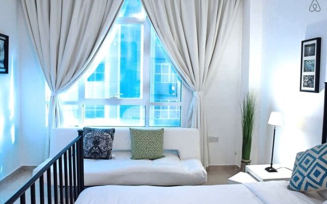One Perfect Stay - Marina Crown