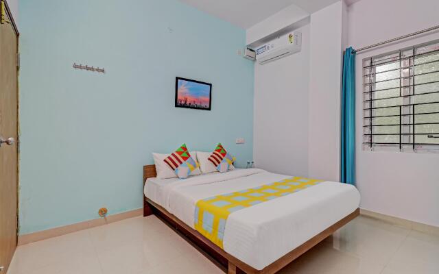 OYO 78917 Mandhara Suites