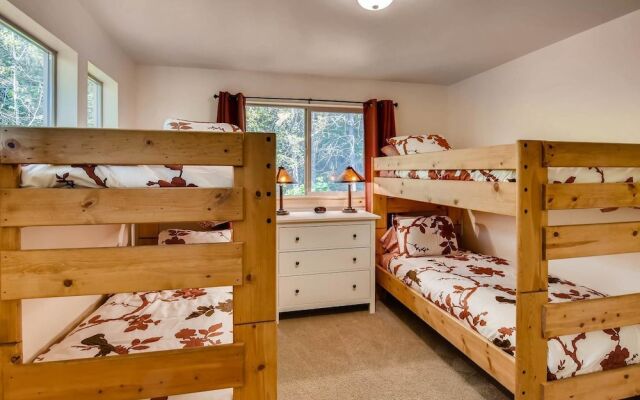 Roslyn Ridge Retreat