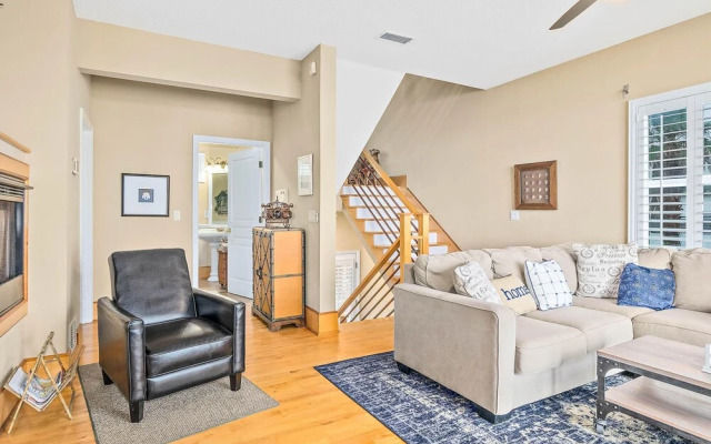 Tuscan Sun by Teeming Vacation Rentals