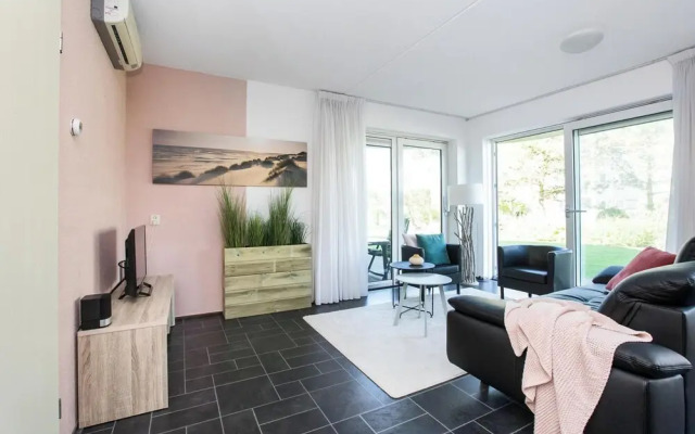 Seaside Elegant Apartment With Terrace