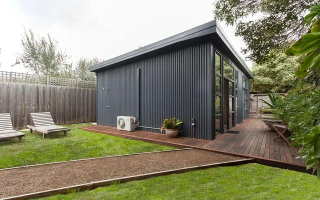The Love Shack - romantic bungalow