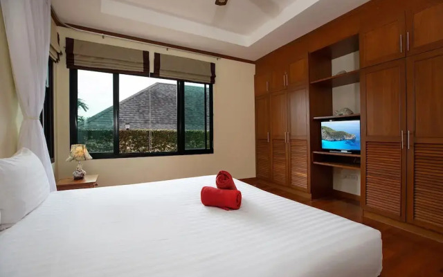 Balinese-Style 3BR Pool Villa Tina