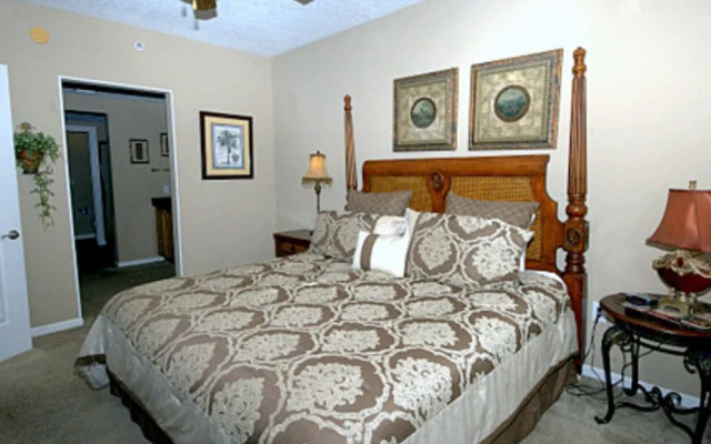 Colonnades 1202 - 3 Br condo