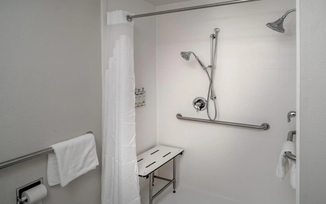 Holiday Inn Express Charleston-Kanawha City by IHG