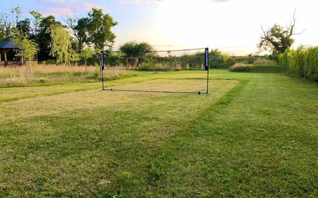 Beautiful 1-bed Cabin in Newmarket