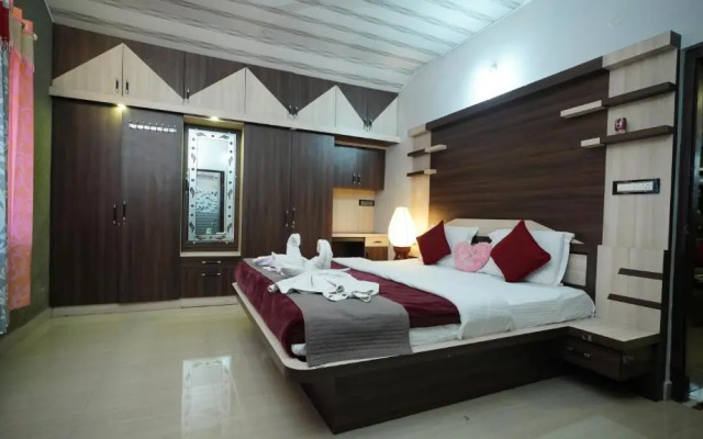 Srinikethana Home Stay with Swimming Pool