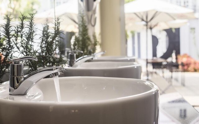 1812 Boutique Hostel