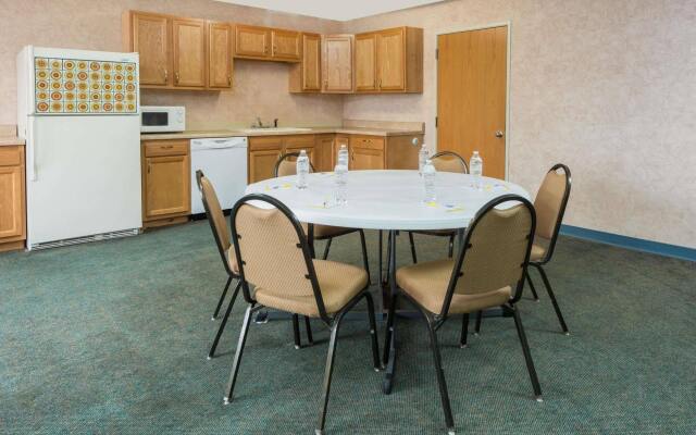 Americas Best Value Inn & Suites