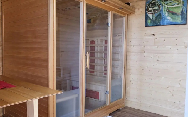 Lagoonside Elegance With Sauna