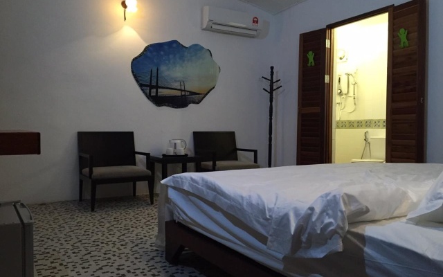 Rangoon Residence – Guest Rooms – George Town