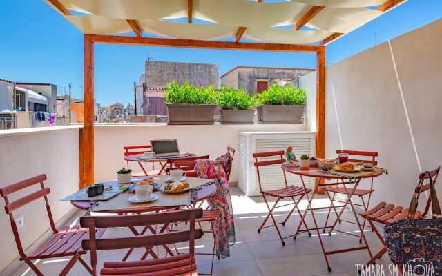 Macramé Suites & Rooms