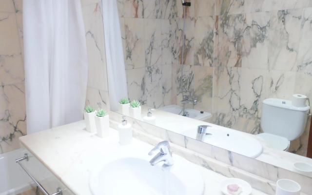 Apartamento luminoso, funcional y amplio en zona hospitalaria