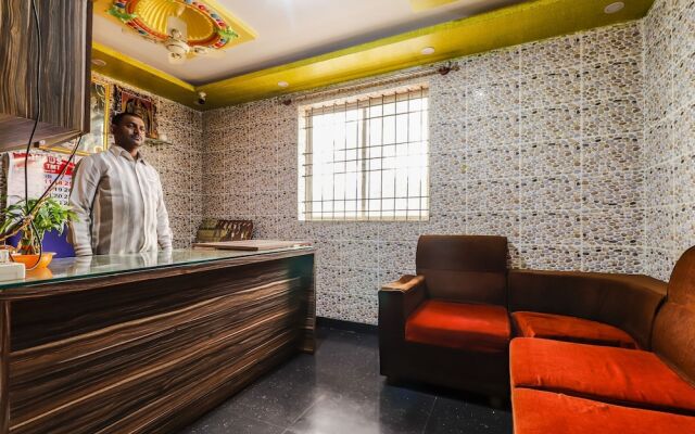 Spot on 48301 Thirumala Boarding & Lodge