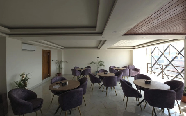 Hotel Kavaana Bardibas