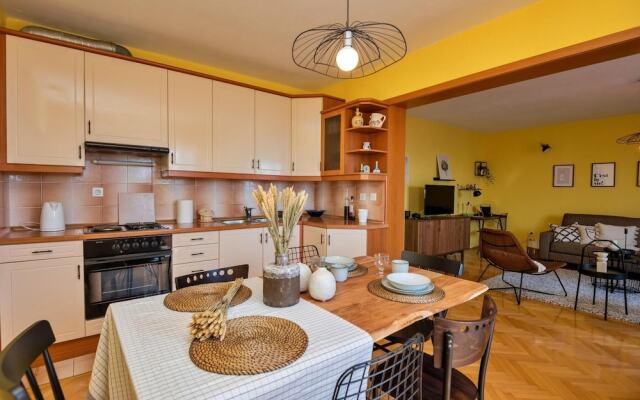 Awesome Apartment in Makarska With 3 Bedrooms and Wifi