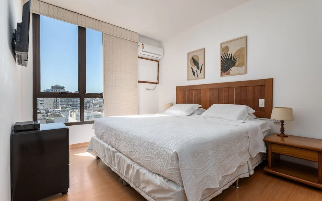 (902-A) Apartamento com Suíte no Coração Leblon