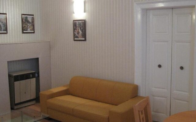 Carlton Suites