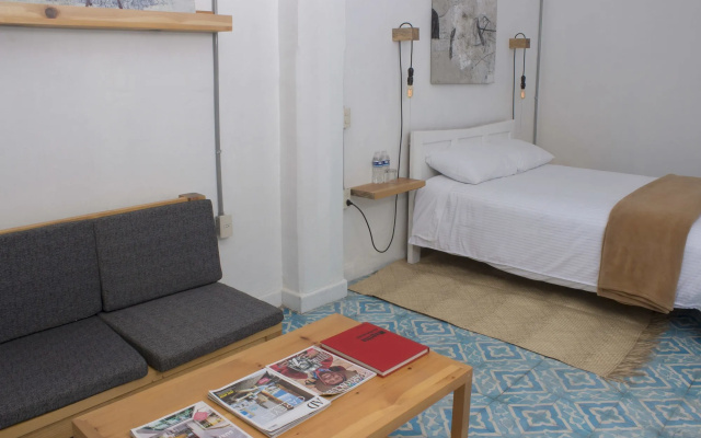 La Tozi Galería Hotel