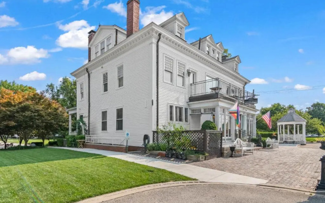 Pasfield House Inn