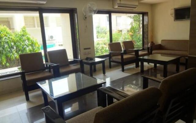 Hotel Savshanti Towers