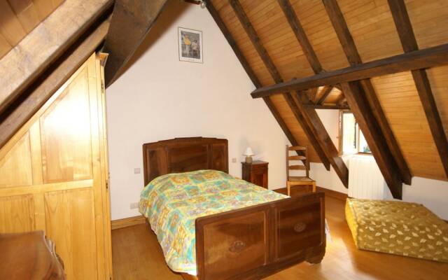 Beautiful Holiday Home with Heated Pool in Cazals France