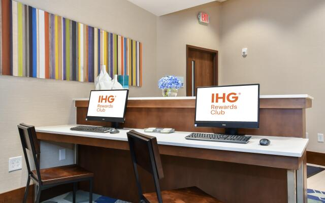 Holiday Inn Express & Suites Charlotte - Ballantyne, an IHG Hotel