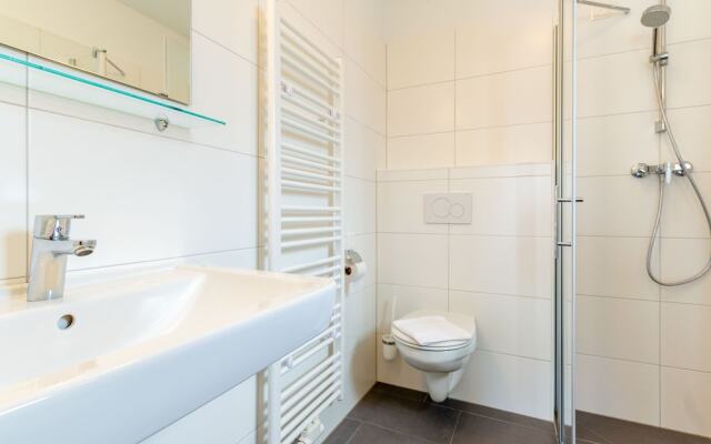 Luxurious Chalet in Obertraun With Pool